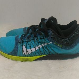 Mike Flywire Athletic sneakers.